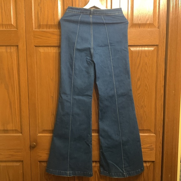 Ladies gently worn Rockin’ C jean in small. - Picture 3 of 4